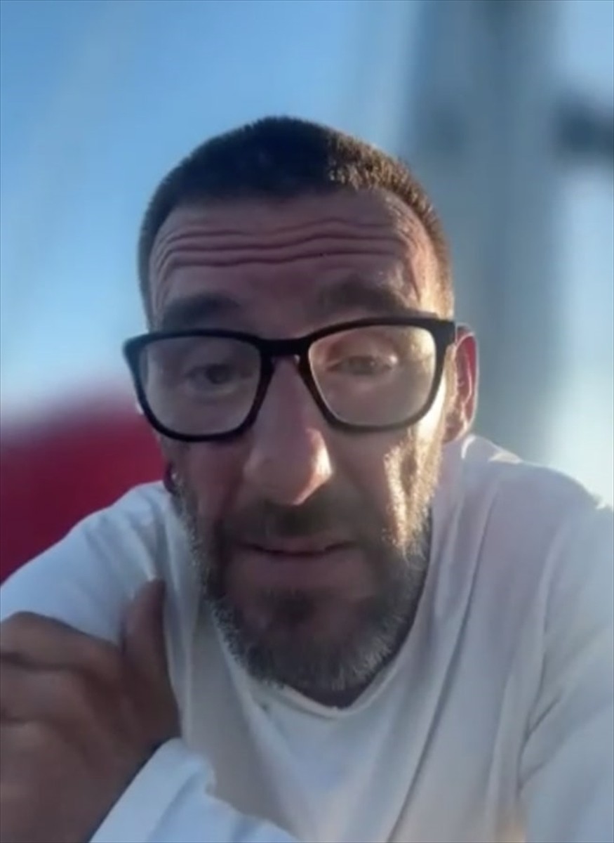 Küresel Sumud Filosu'nda yer alan İskoç aktivist James Hickey, filonun sivil bir girişim olduğunun...