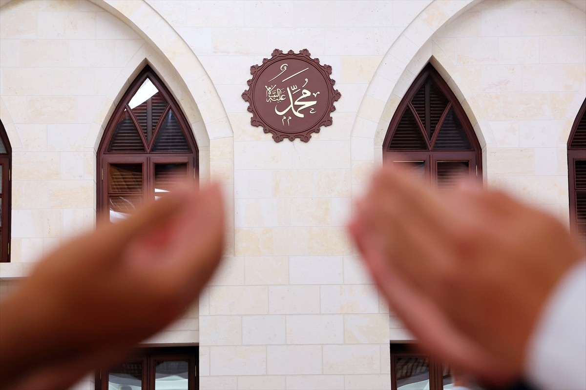 Malatya'da Mevlit Kandili dolayısıyla camilerde programlar düzenlendi. Darende ilçesinde tarihi...