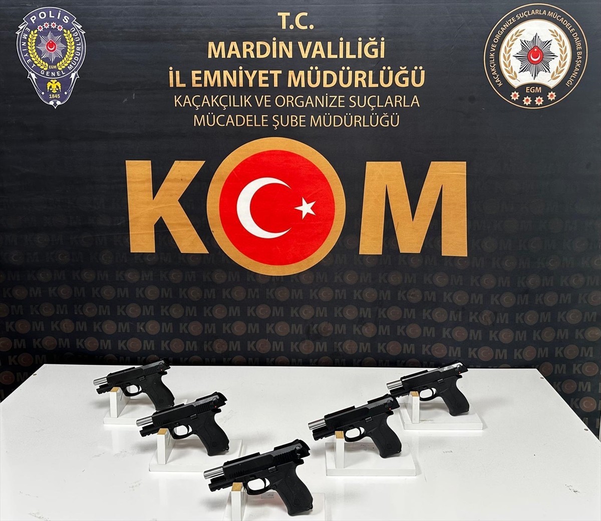  Mardin'in Kızıltepe ilçesinde 5 ruhsatsız tabanca ele geçirildi.