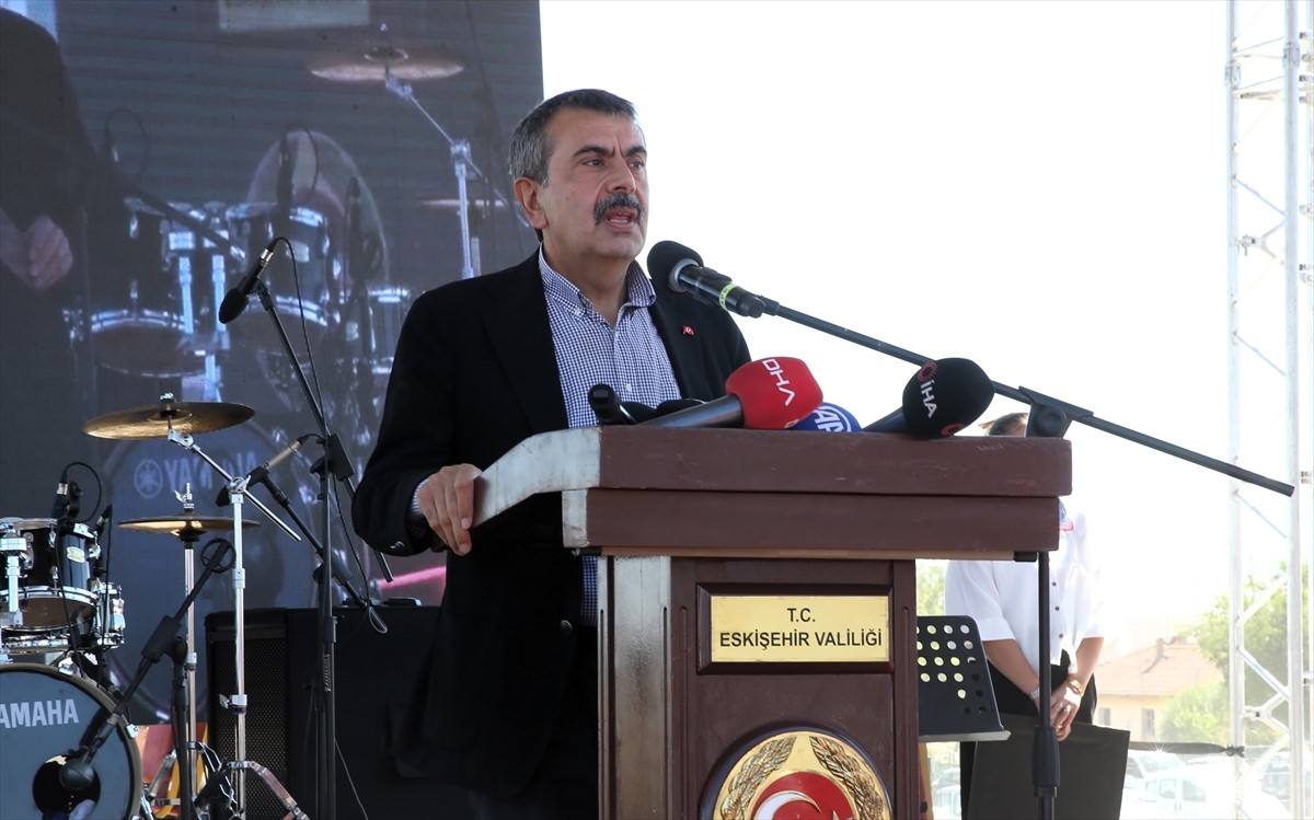 Milli Eğitim Bakanı Yusuf Tekin (fotoğrafta), Kültür ve Turizm Bakanlığı katkılarıyla Seyyid...