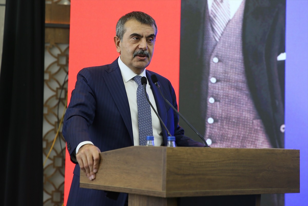 Milli Eğitim Bakanı Yusuf Tekin, Gaziantep Öğretmenevi'nde düzenlenen "İlçe Milli Eğitim Müdürleri...