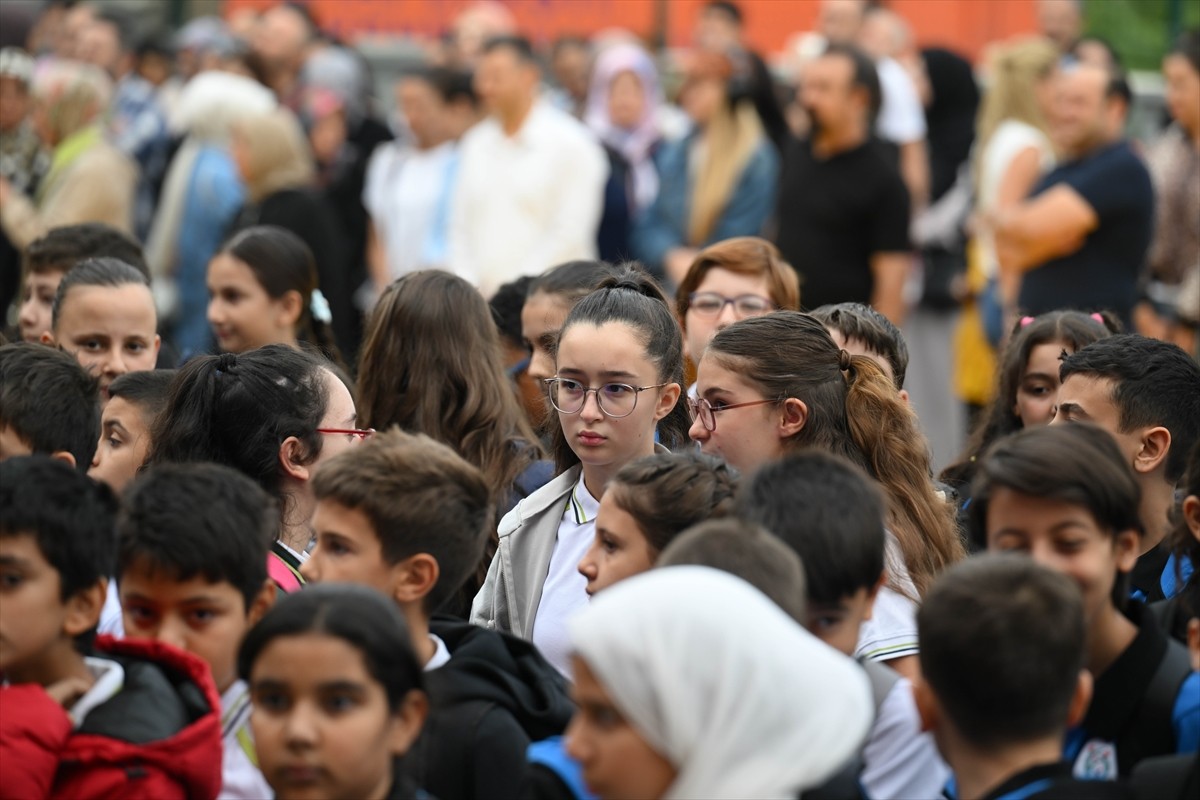 Milli Eğitim Bakanlığına (MEB) bağlı ilk ve ortaöğretim kurumlarındaki yaklaşık 18 milyon öğrenci...