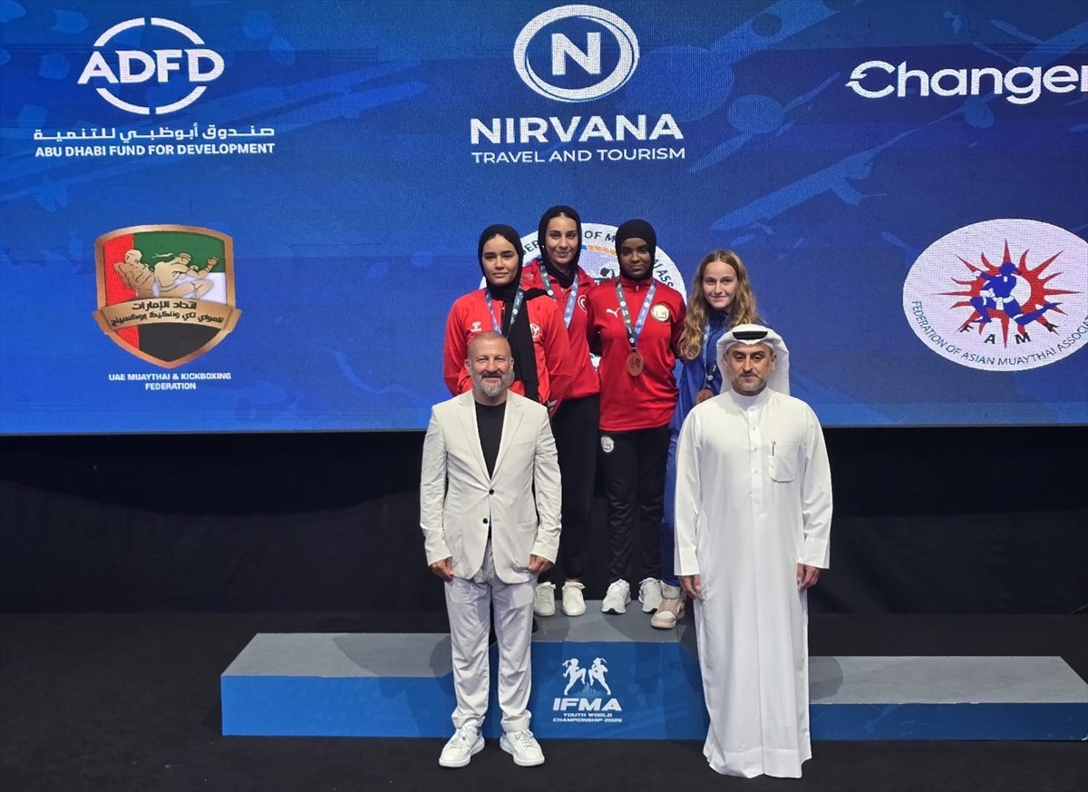Milli sporcular, Birleşik Arap Emirlikleri'nde düzenlenen Gençler Dünya Muaythai Şampiyonası'nda...