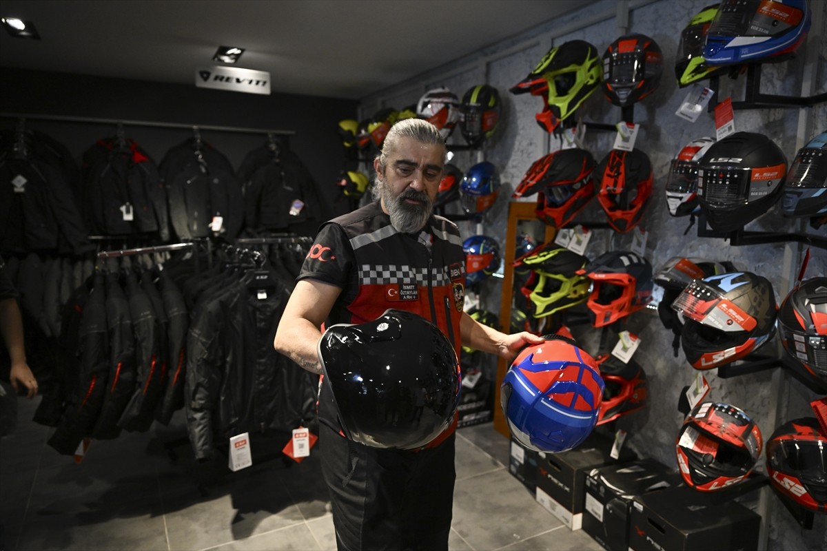 Motosiklet kullanıcıları için yalnızca kask zorunluluğu yeterli görülmezken bu araçlara tam...