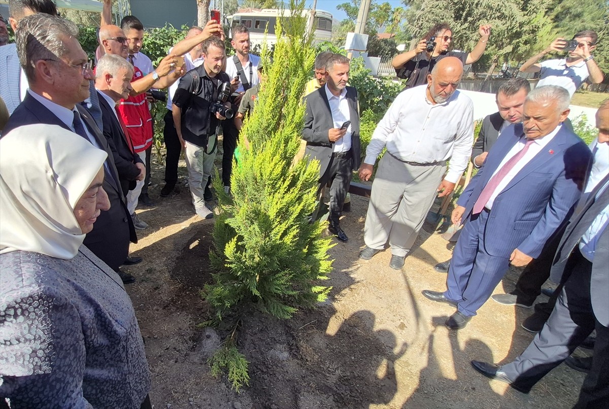 Muğla'nın Dalaman ilçesinde Orhan Gürün Kızılay Anaokulu açılış töreni yapıldı. Türk Devletleri...