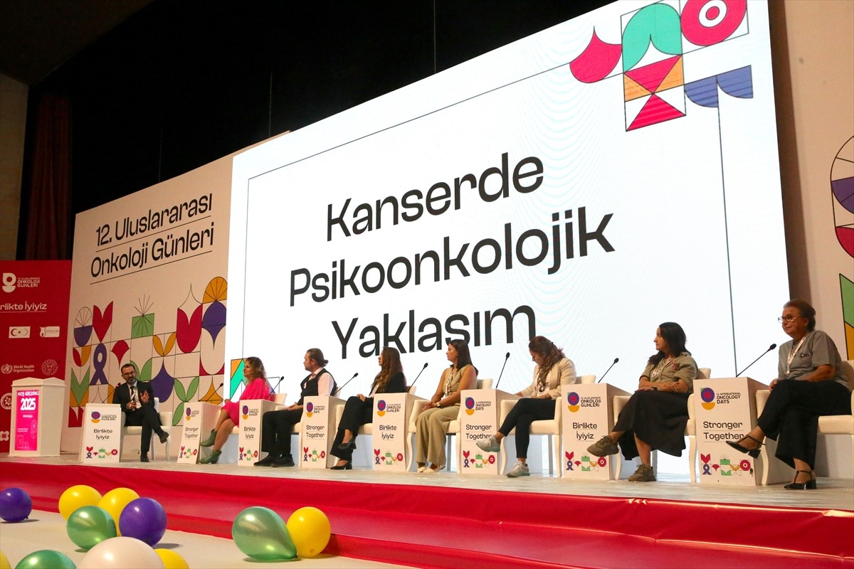 Muş'ta Genç Birikim Derneğince "12. Uluslararası Onkoloji Günleri" etkinliği düzenlendi. Muş...