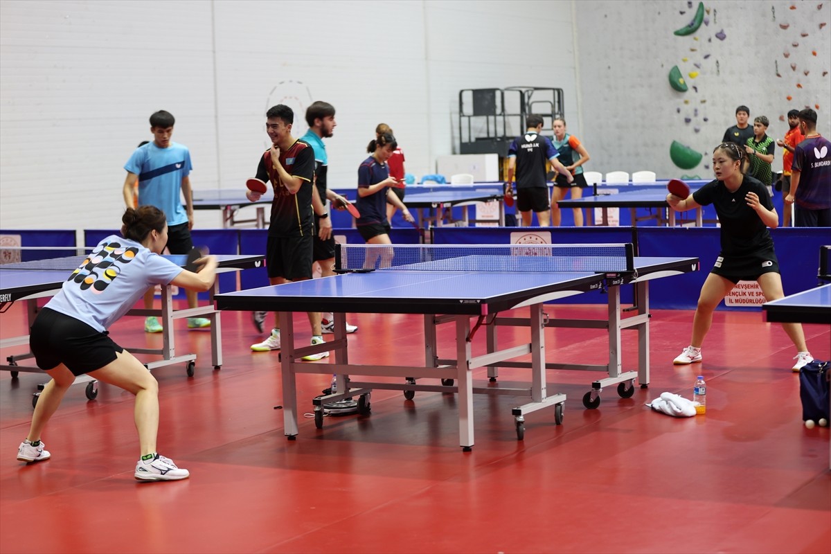 Nevşehir'de düzenlenen WTT Cappadocia 2025 Büyükler Masa Tenisi Şampiyonası başladı. Dünya Masa...