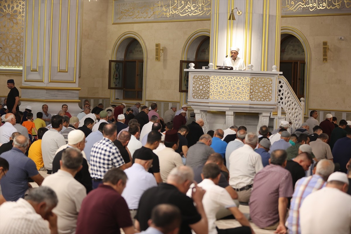 Nevşehir'de, Mevlit Kandili dolayısıyla camilerde program düzenlendi. Hacı Süleyman Köybaşı...