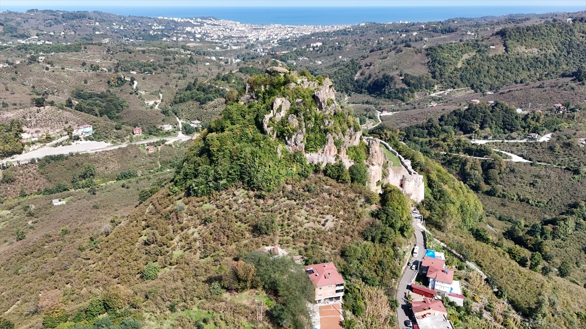 Ordu'da çevre düzenlemesi ve restorasyon çalışmalarının ardından turizme açılan 2 bin 500 yıllık...