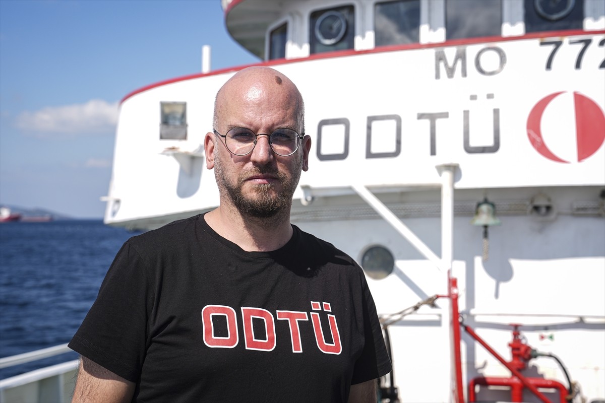 Orta Doğu Teknik Üniversitesi (ODTÜ) Deniz Bilimleri Enstitüsünden bilim insanları, Marmara...