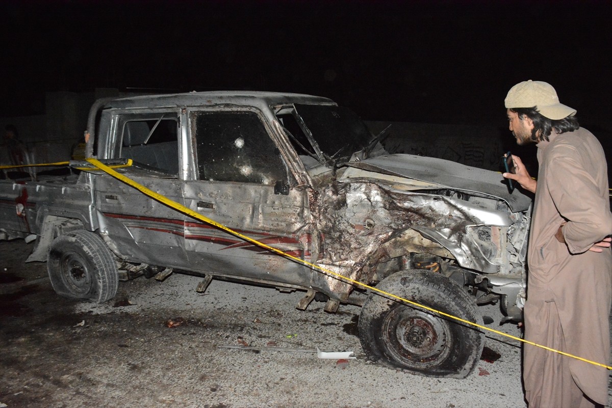 Pakistan'ın güneybatısındaki Belucistan eyaletinde düzenlenen bir mitingin yakınında meydana gelen...