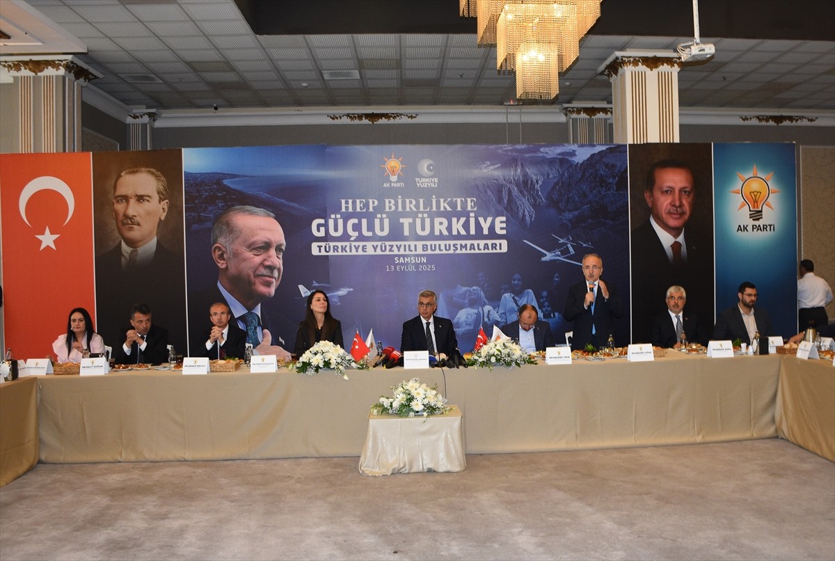 Sağlık Bakanı Kemal Memişoğlu, AK Parti tarafından Canik Kültür Merkezi'nde düzenlenen Türkiye...