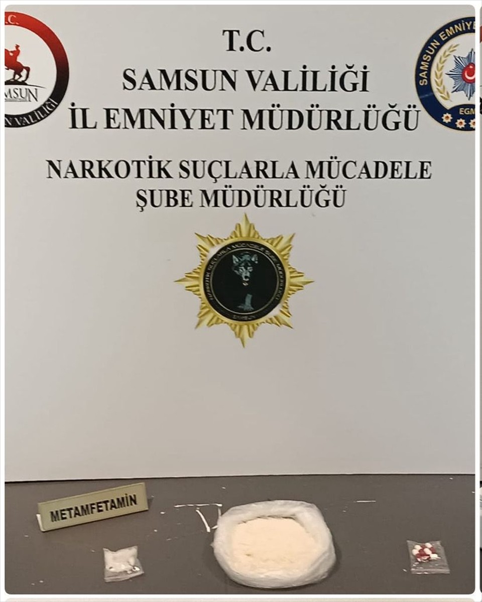 Samsun'da düzenlenen uyuşturucu ve ruhsatsız silah operasyonunda 5 kişi gözaltına alındı....