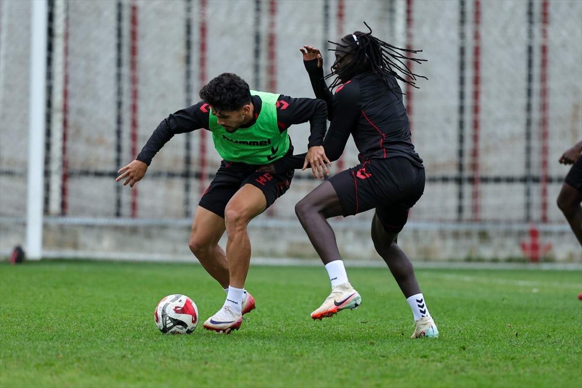 Samsunspor, Trendyol Süper Lig'in 6. haftasında yarın Mısırlı.com.tr Fatih Karagümrük ile...