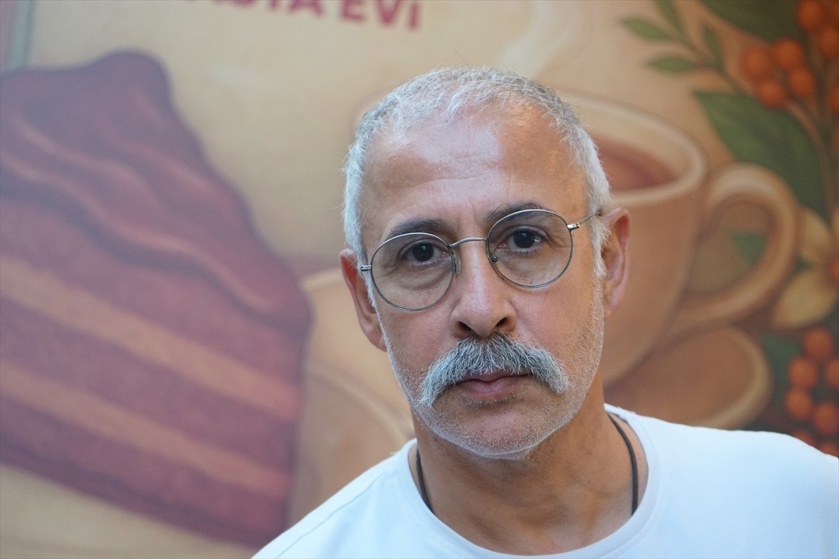 Sanat dünyasından birçok isim, İstanbul'da bazı STK'ler tarafından düzenlenen "Üsküdar'dan...