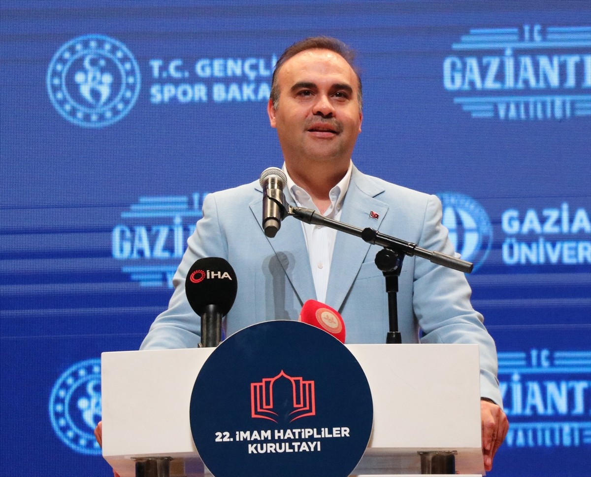 Sanayi ve Teknoloji Bakanı Mehmet Fatih Kacır, Gaziantep'te, ÖNDER İmam Hatipliler Derneğinin ev...