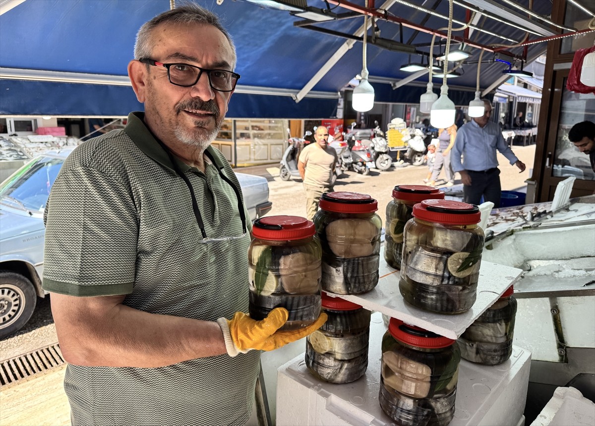 Sinop'ta av sezonunun başlamasıyla balıkçılar tarafından avlanan 3 kilogramlık toriklerden yapılan...