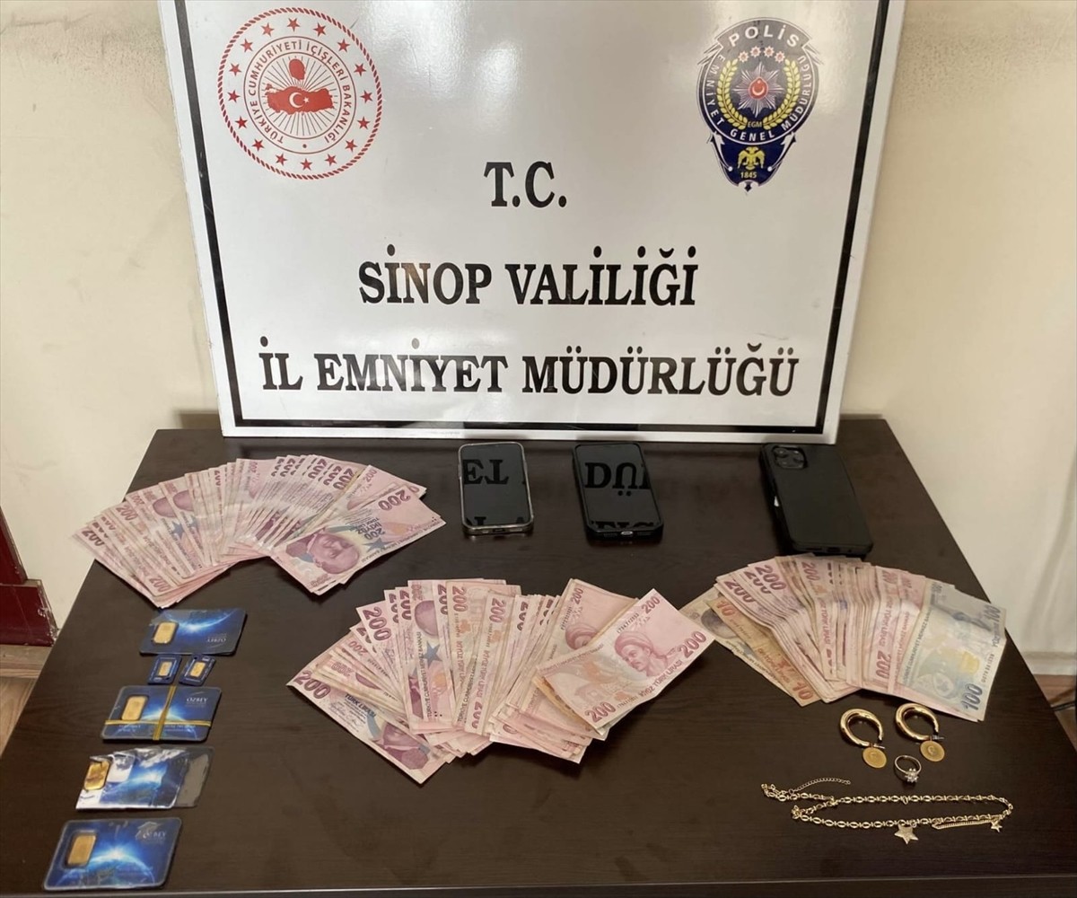 Sinop'ta düzenlenen sahte altın operasyonunda gözaltına alınan 4 şüpheliden 2'si tutuklandı. ...