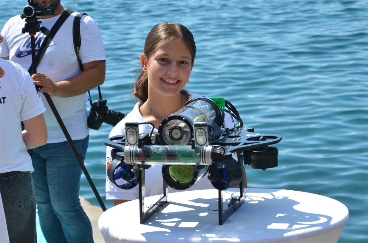 Sinop Bilim ve Sanat Merkezi (BİLSEM) öğrencileri tarafından yapay zeka destekli geliştirilen...