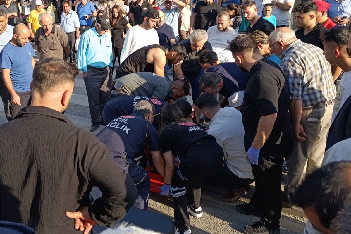 Sivas'ın Şarkışla ilçesinde bir kişi motosiklet kazasında yaralandı. Olay yerine sağlık ekipleri...