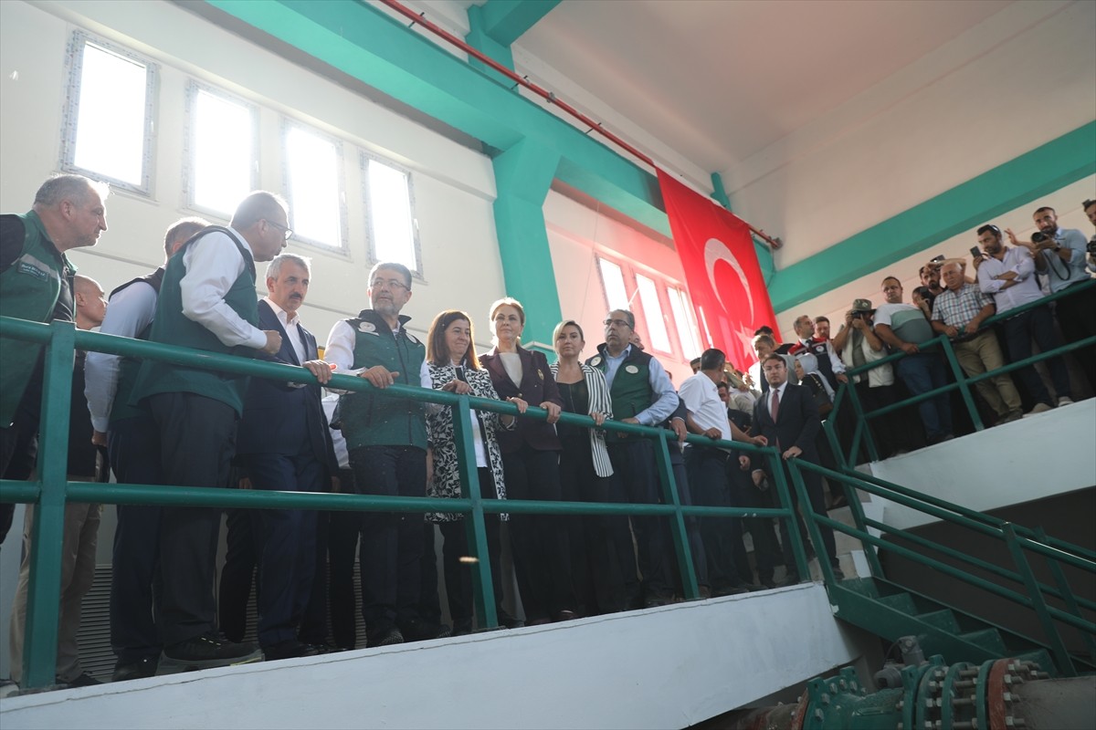 Tarım ve Orman Bakanı İbrahim Yumaklı,  Uzunköprü ilçesindeki Çakmak Barajı'nda incelemelerde...