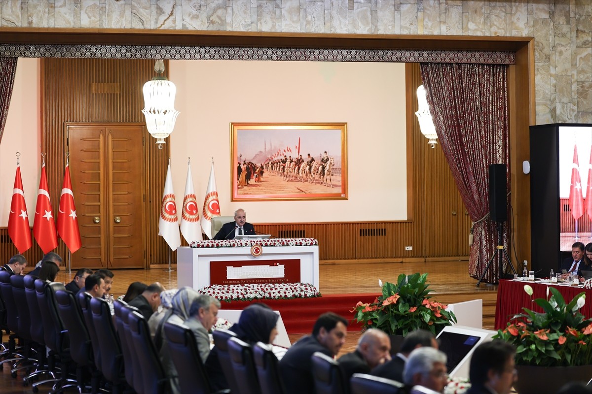 TBMM'de "Terörsüz Türkiye" hedefi doğrultusunda kurulan Milli Dayanışma, Kardeşlik ve Demokrasi...