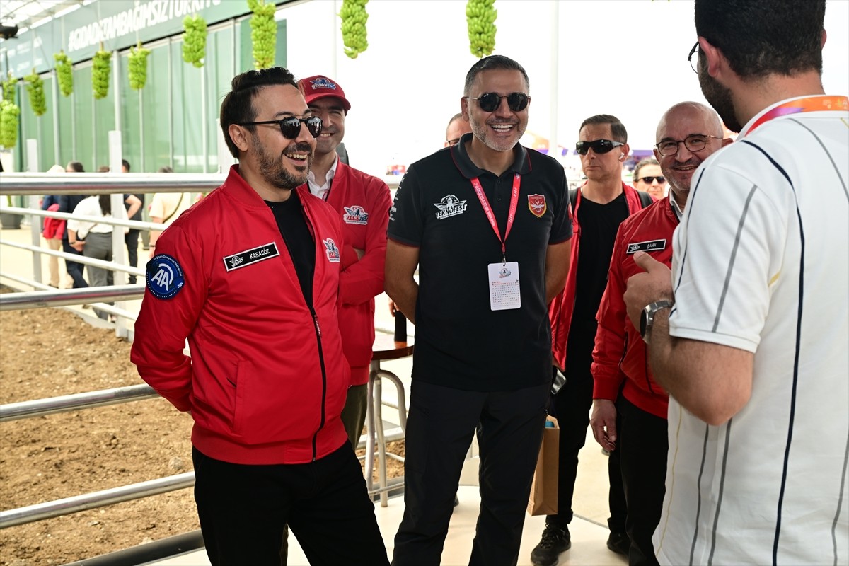 TEKNOFEST İstanbul'da "akıllı tarım" teknolojileriyle öne çıkan Tarım Teknolojileri Kümelenmesi'ni...