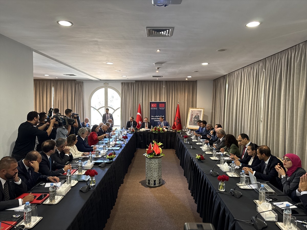 Ticaret Bakan Yardımcısı Mustafa Tuzcu (sol 3), Fas’ın başkenti Rabat’ta, Fas Sanayi ve Ticaret...