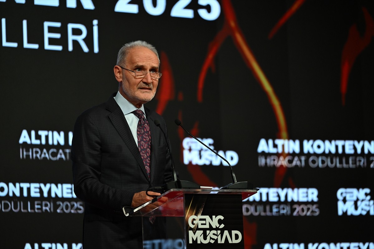 Ticaret Bakan Yardımcısı Özgür Volkan Ağar, MÜSİAD tarafından bu yıl beşinci kez düzenlenen 'Altın...