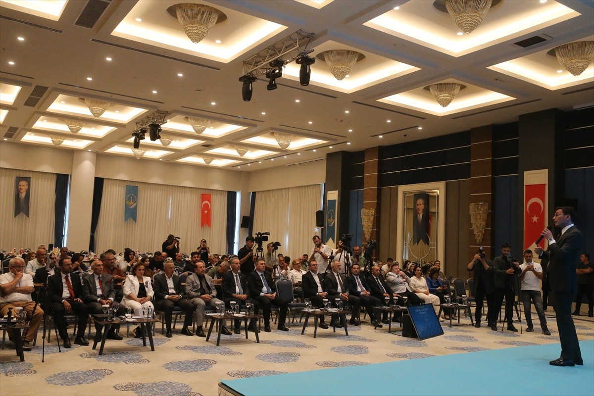 Tokat Belediye Başkanı Mehmet Kemal Yazıcıoğlu, kentsel dönüşüm bilgilendirme toplantısı...