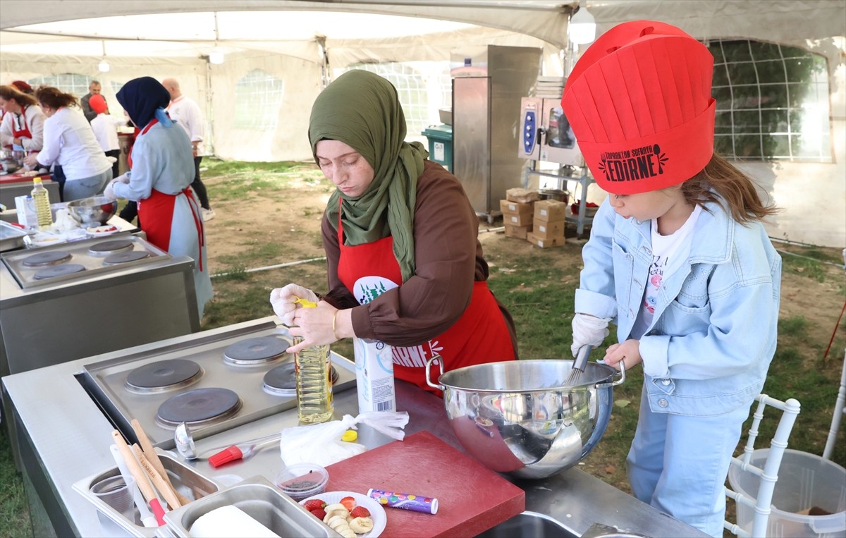 Topraktan Sofraya Edirne Gastronomi Festivali'nde "Minik Eller, Yufka Yürekler - Anne ve Çocuk...