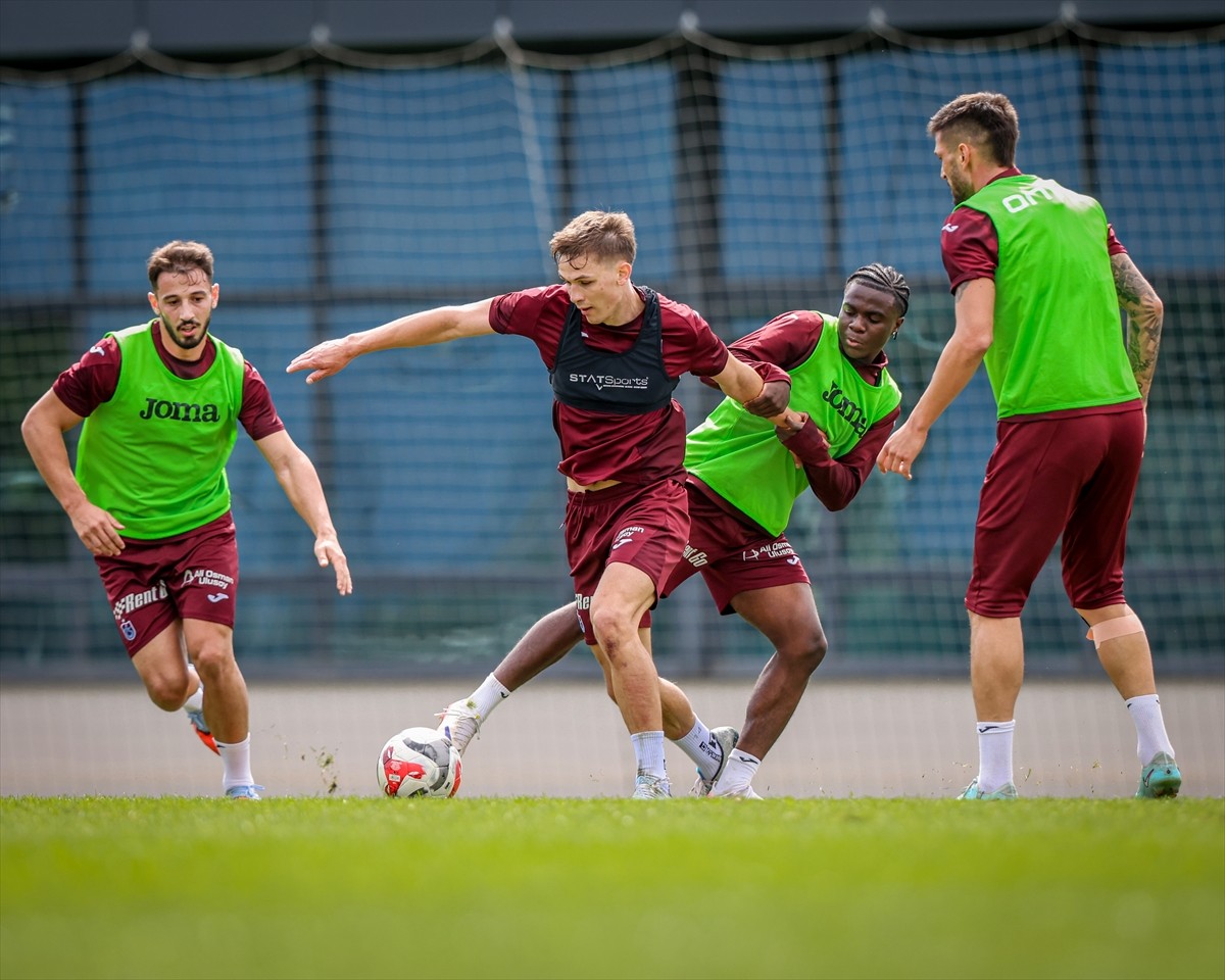 Trabzonspor, Trendyol Süper Lig'in 7. haftasında Mısırlı.com.tr Fatih Karagümrük ile deplasmanda...