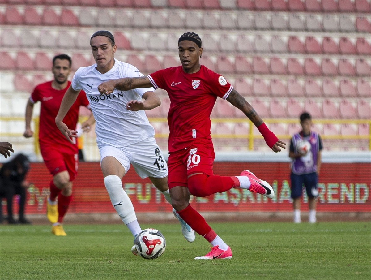 Trendyol 1. Lİg'in 5. haftasında Boluspor ile Manisa FK Bolu Atatürk Stadında karşılaştı....