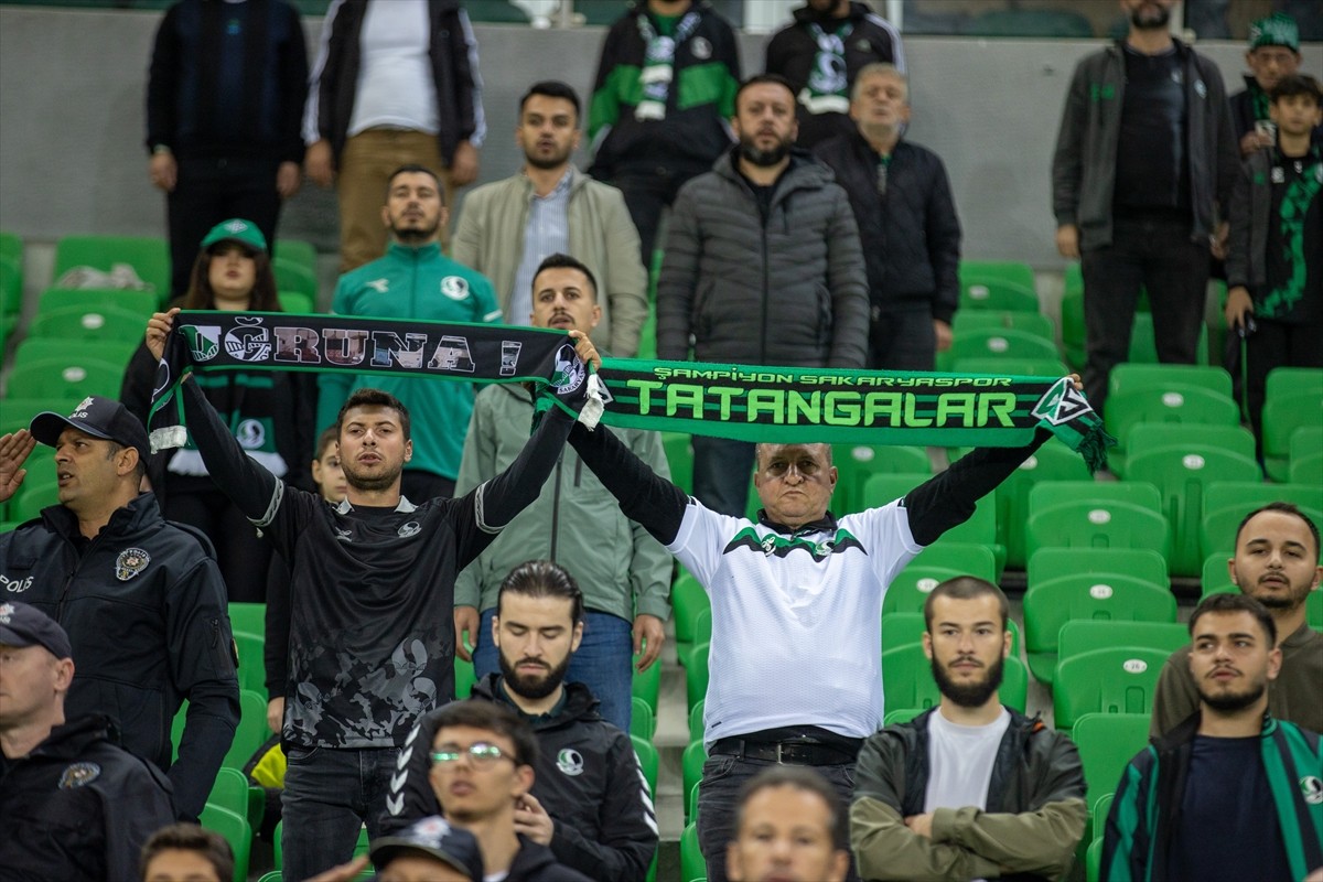 Trendyol 1. Lig'in 8. haftasında Sakaryaspor, Yeni Sakarya Atatürk Stadyumu'nda Özbelsan Sivasspor...