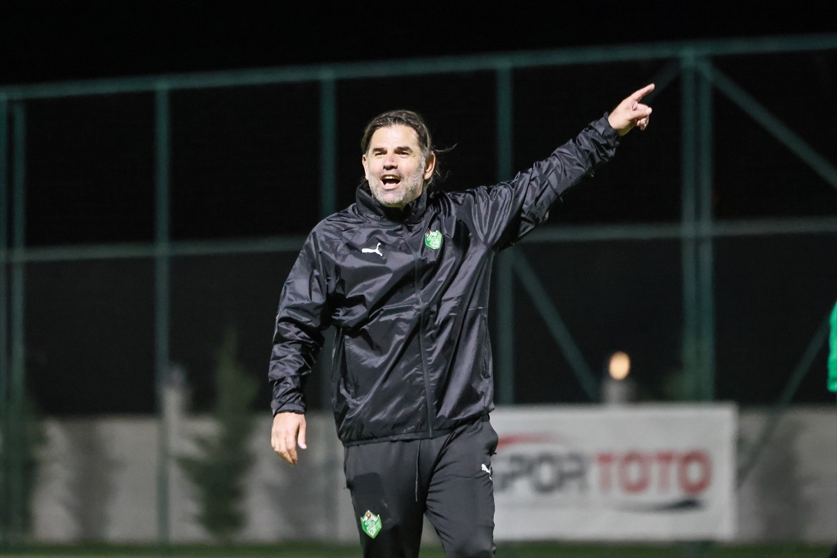 Trendyol 1. Lig ekiplerinden Alagöz Holding Iğdır FK'nin yeni teknik direktörü İbrahim Üzülmez...