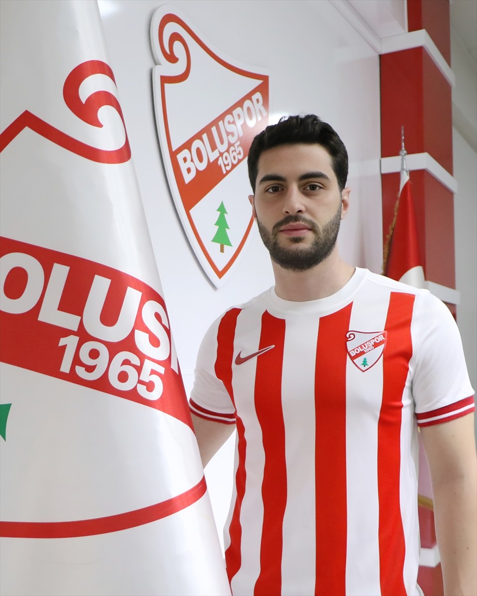 Trendyol 1. Lig ekiplerinden Boluspor, orta saha oyuncusu Burak Topçu’yu kadrosuna kattı.