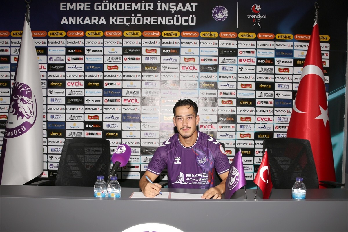 Trendyol 1. Lig ekiplerinden Emre Gökdemir İnşaat Ankara Keçiörengücü, forvet oyuncusu Hüseyin...