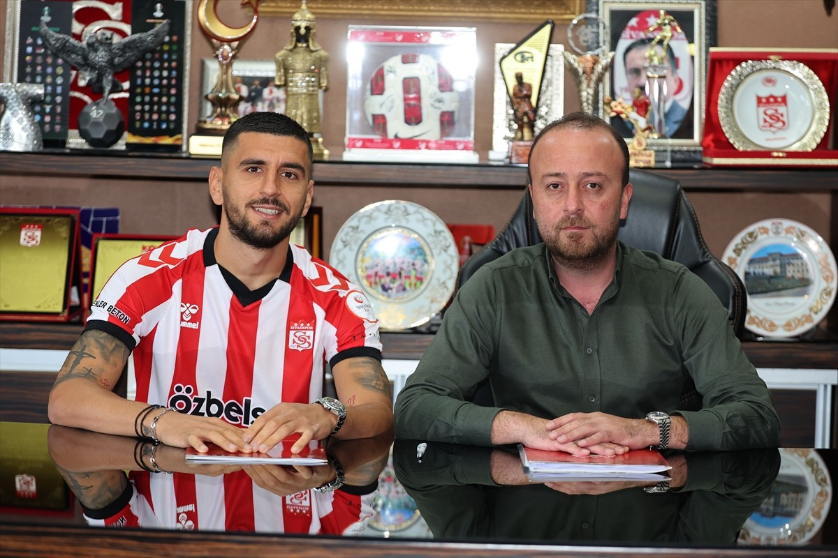 Trendyol 1. Lig ekiplerinden Özbelsan Sivasspor, Kuzey Makedonyalı futbolcu Daniel Avramovski'yi...