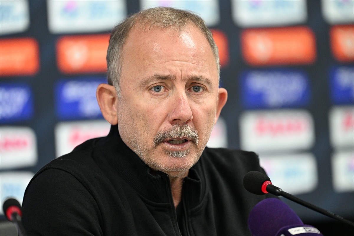 Trendyol Süper Lig'in 1. hafta erteleme maçında Zecorner Kayserispor ile Beşiktaş karşılaştı....