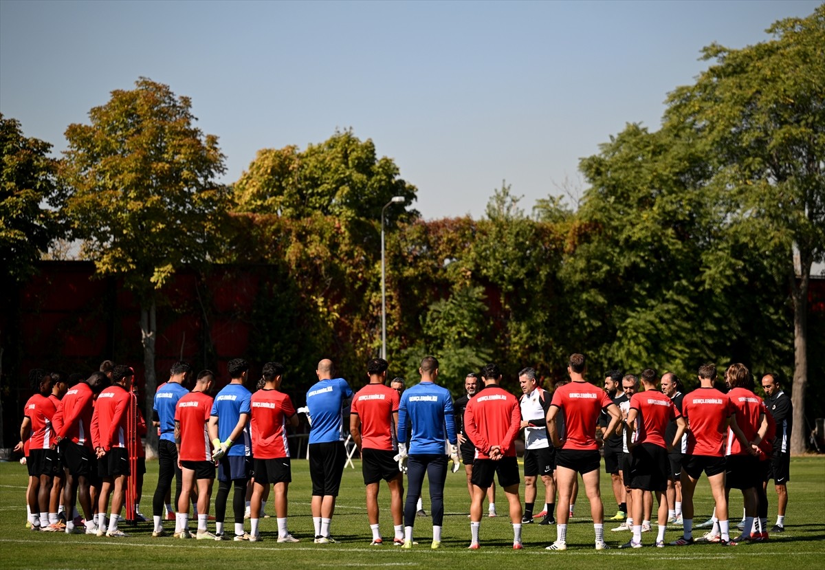 Trendyol Süper Lig 7. hafta maçında Zecorner Kayserispor'a konuk olacak Gençlerbirliği...