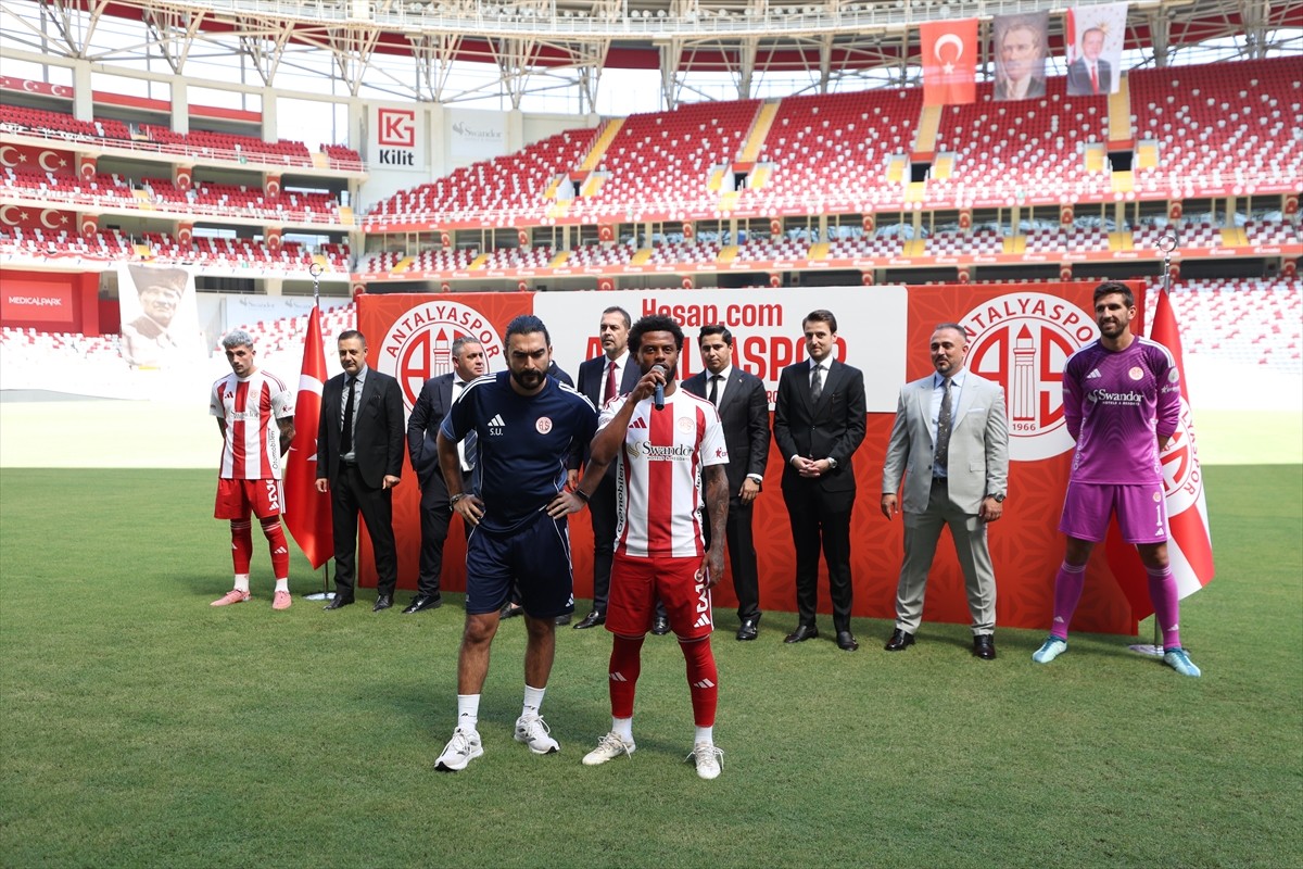 Trendyol Süper Lig ekiplerinden Hesap.com Antalyaspor, Corendon Airlines Park Antalya Stadı'nda...