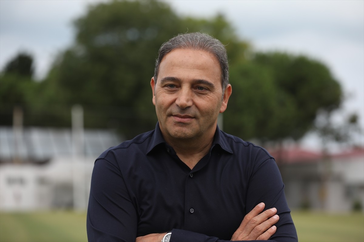  Trendyol Süper Lig ekiplerinden Samsunspor'un futbol direktörü Fuat Çapa, Gaziantep FK...