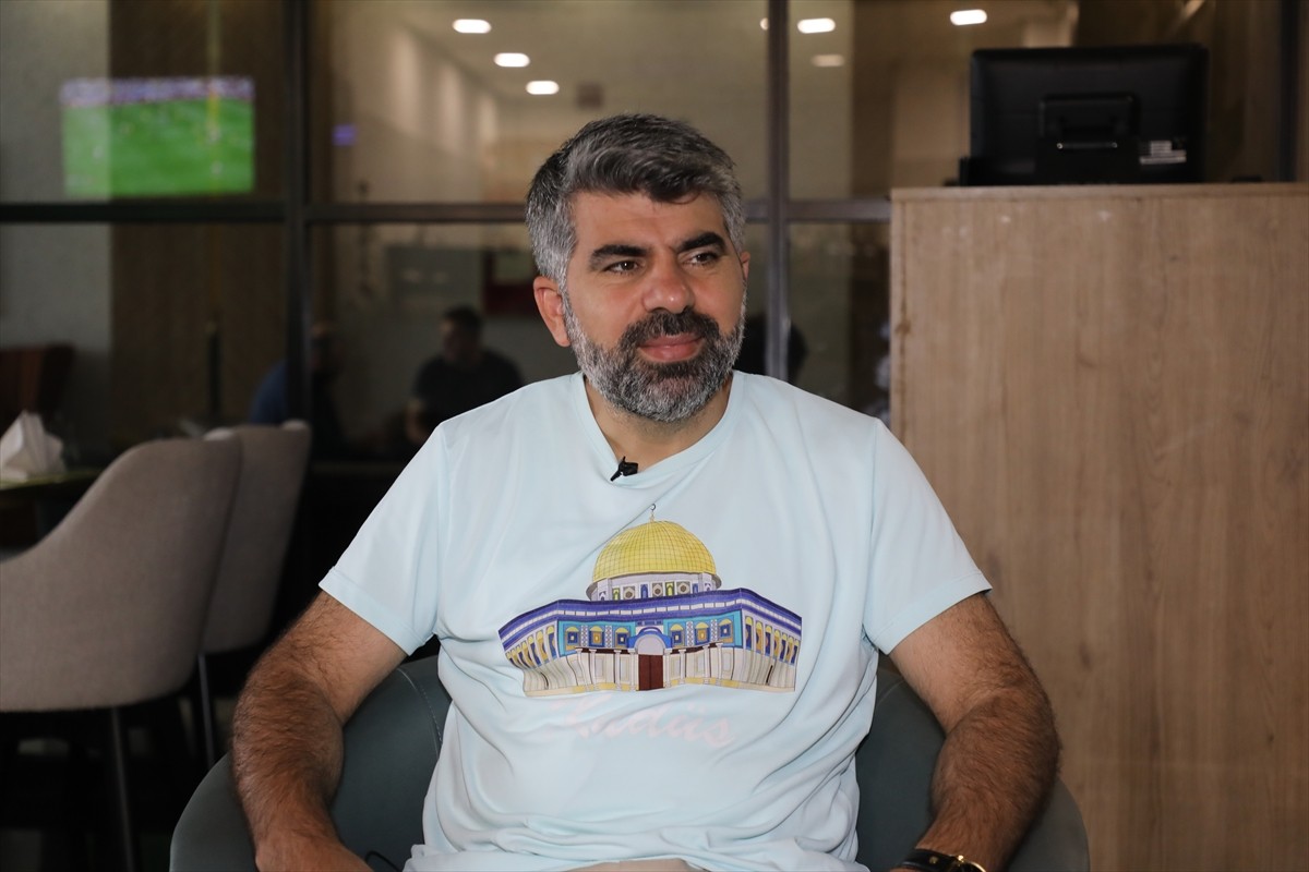 Tunus’tan yola çıkmaya hazırlanan Küresel Sumud Filosu'na katılan uluslararası aktivistler...