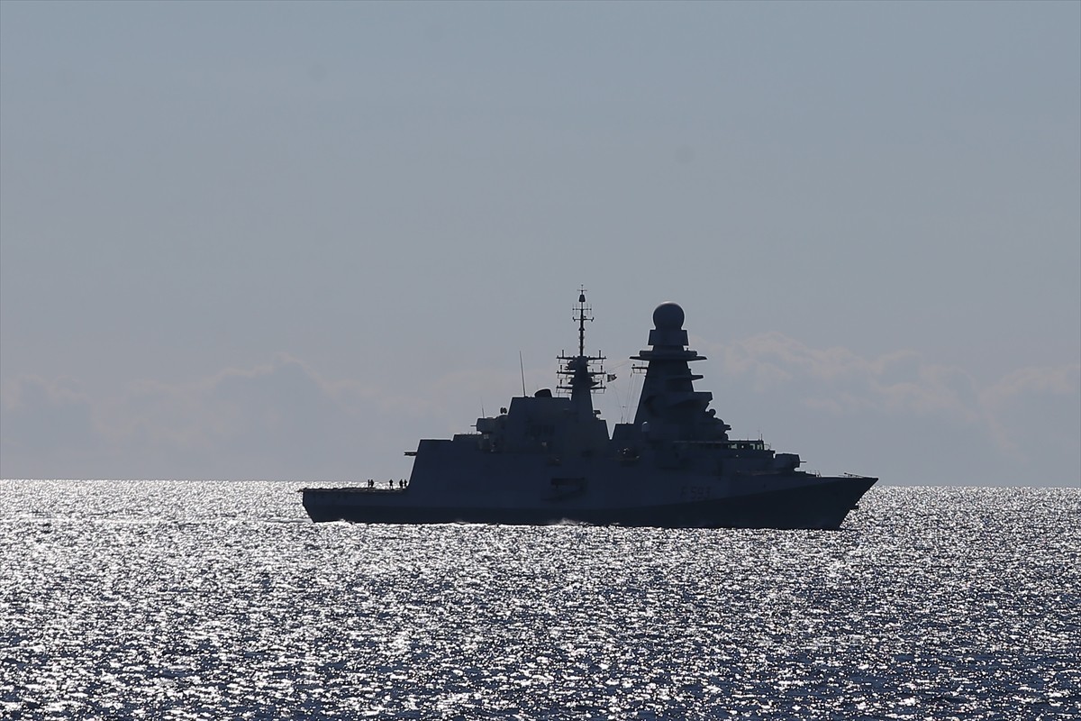 Türk Deniz Kuvvetlerinin denizaltı arama kurtarma gemisi TCG Alemdar, İtalya'daki Smerex-2025...