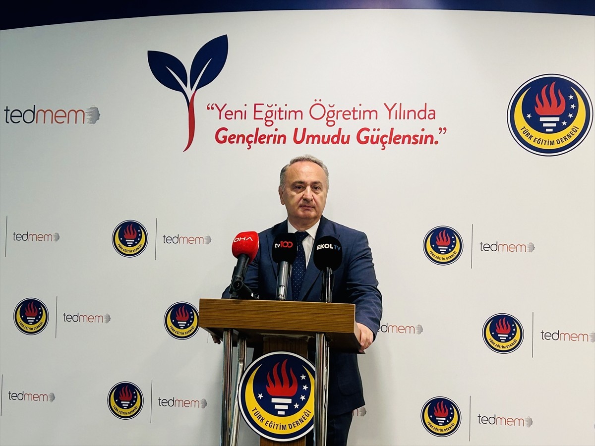 Türk Eğitim Derneği (TED) Genel Başkanı Selçuk Pehlivanoğlu, 2025-2026 eğitim öğretim yılı...