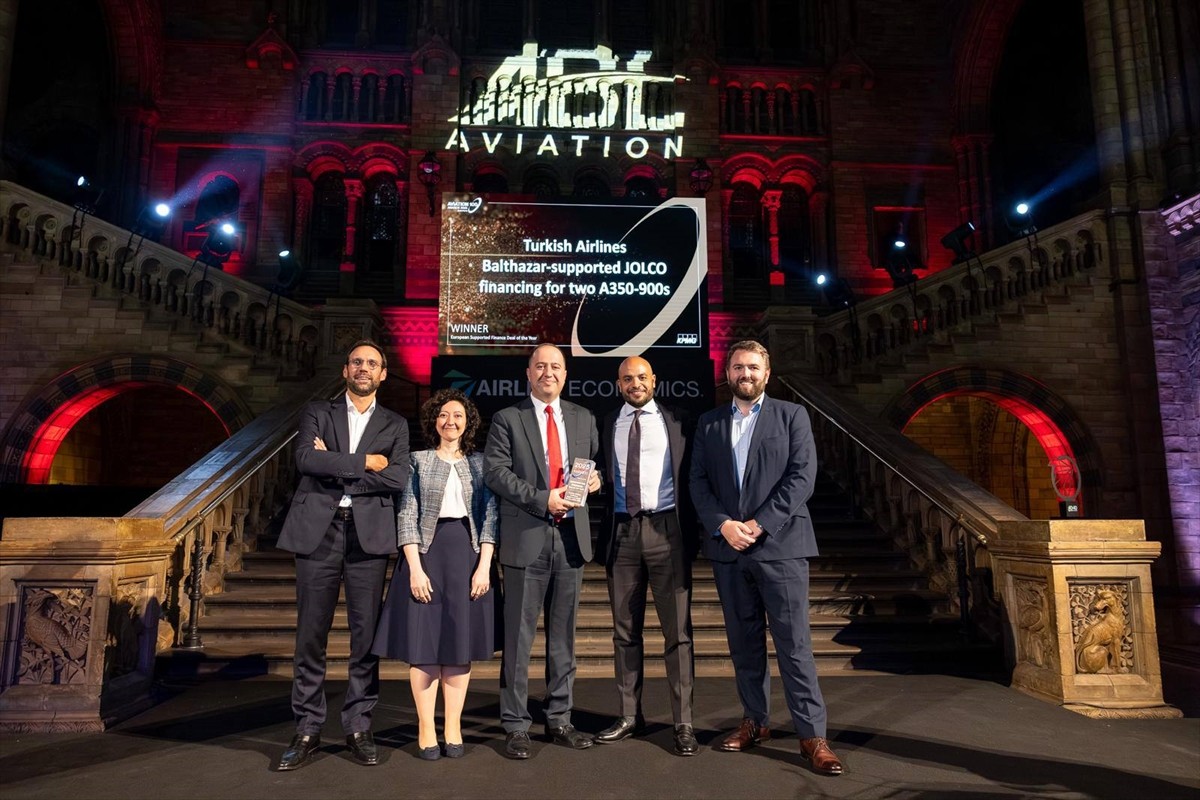 Türk Hava Yolları (THY), küresel hava yolu şirketlerinin finans performanslarını derecelendiren...