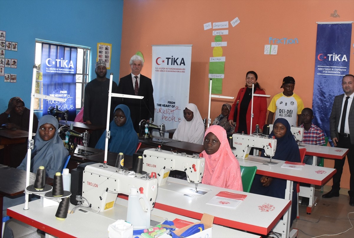 Türk İşbirliği ve Koordinasyon Ajansı Başkanlığı (TİKA), Nijerya'nın Nasarawa eyaletinde gençlerin...