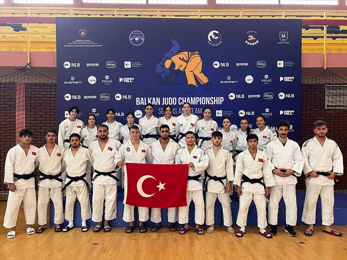 Türkiye, Kosova'da düzenlenen Büyükler Balkan Judo Şampiyonası'nda 3'ü altın toplam 11 madalya...