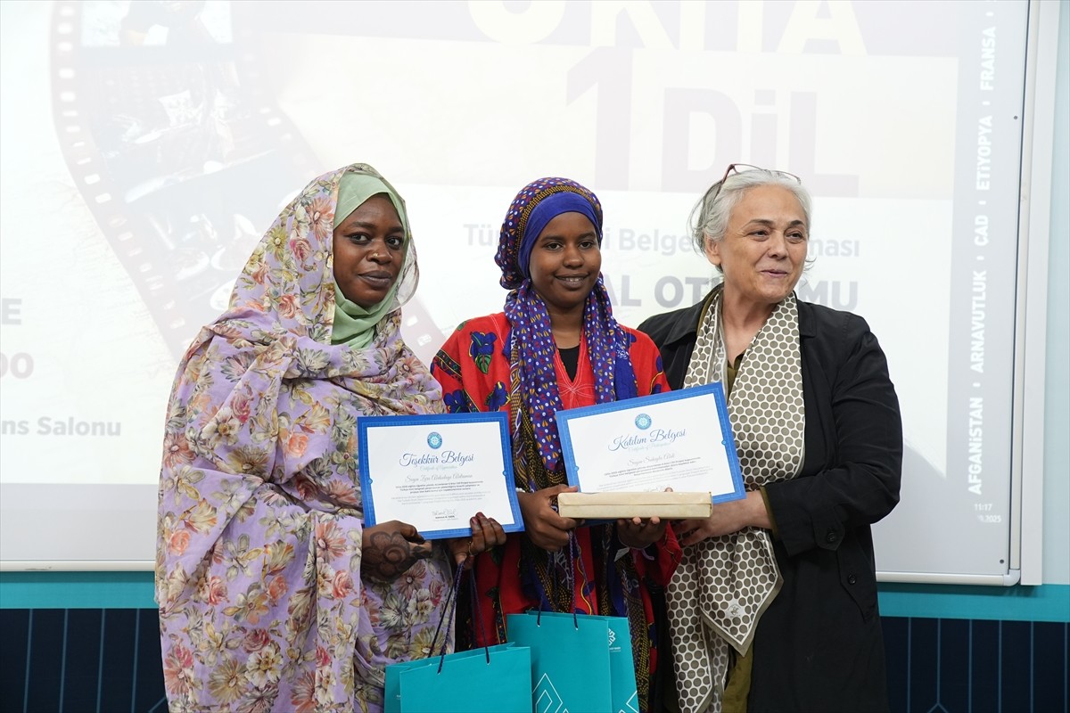 Türkiye Maarif Vakfı (TMV) tarafından yürütülen "6 Kıta 1 Dil" projesi final programı, Türkçe Mini...