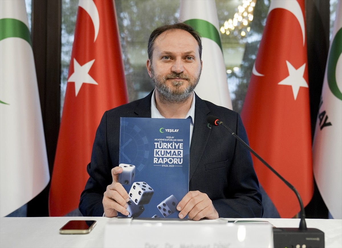 Türkiye Yeşilay Cemiyetinin "Türkiye Kumar Raporu" başlıklı araştırmasında, kumara başlama yaşının...